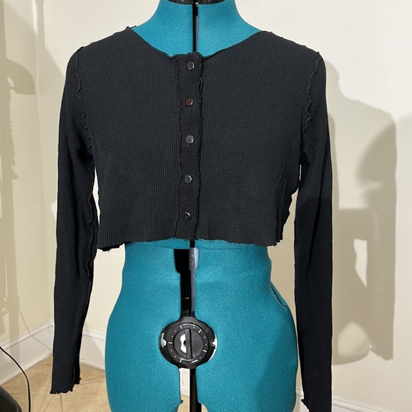 EUC: Cropped black cardigan - Picture 3 of 10